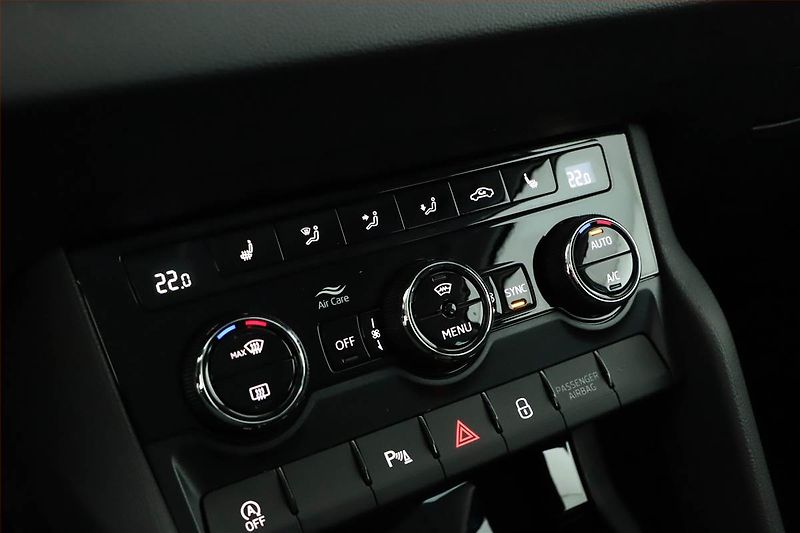 Škoda Karoq (2025) 1.5 TSI, Drive, FullLed - fotka 13 z 16