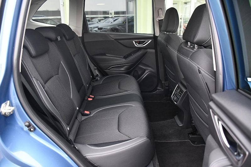 Subaru Forester e-BOXER ACC CARPLAY KAMERA - fotka 16 z 53