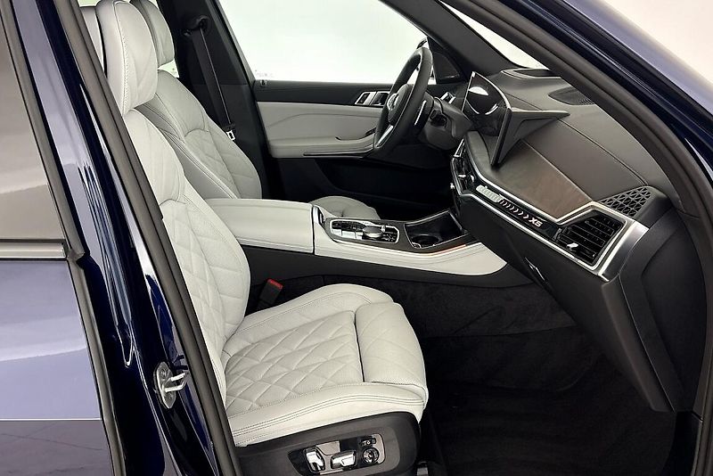 BMW X5 xDrive40d - fotka 14 z 26
