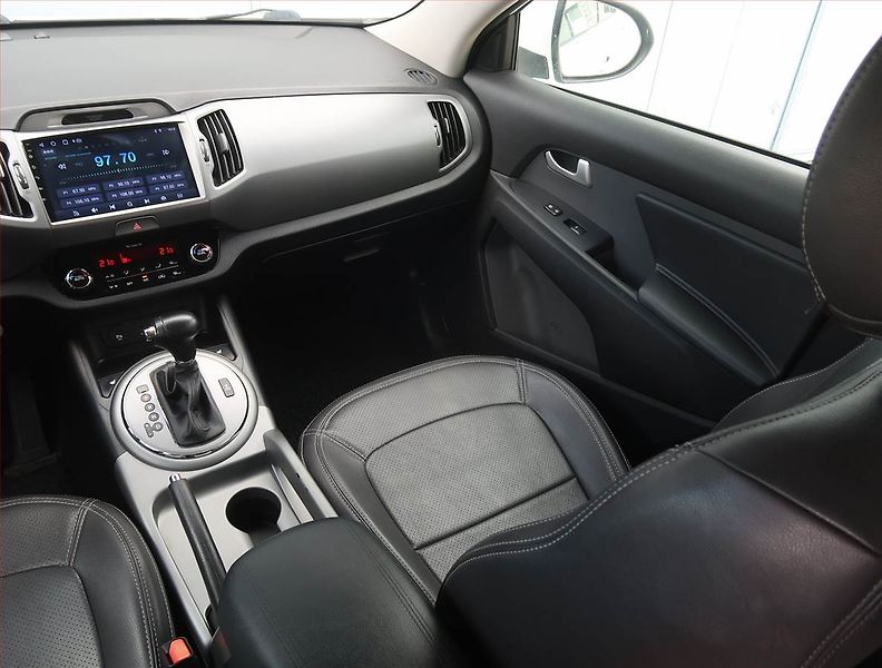 Kia Sportage (2015) 2.0 CRDi, 4X4, Automat - fotka 8 z 18