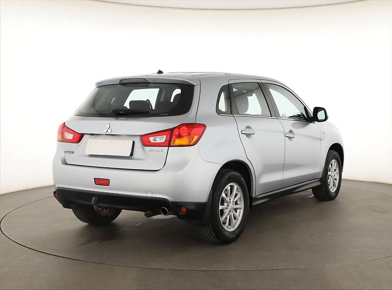 Mitsubishi ASX (2013) 1.8 DI-D MIVEC, 4X4, ČR,1.maj - fotka 5 z 16