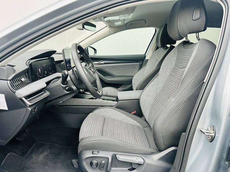 Škoda Superb Combi Selection 2,0TDI 110kW D - fotka 6 z 34