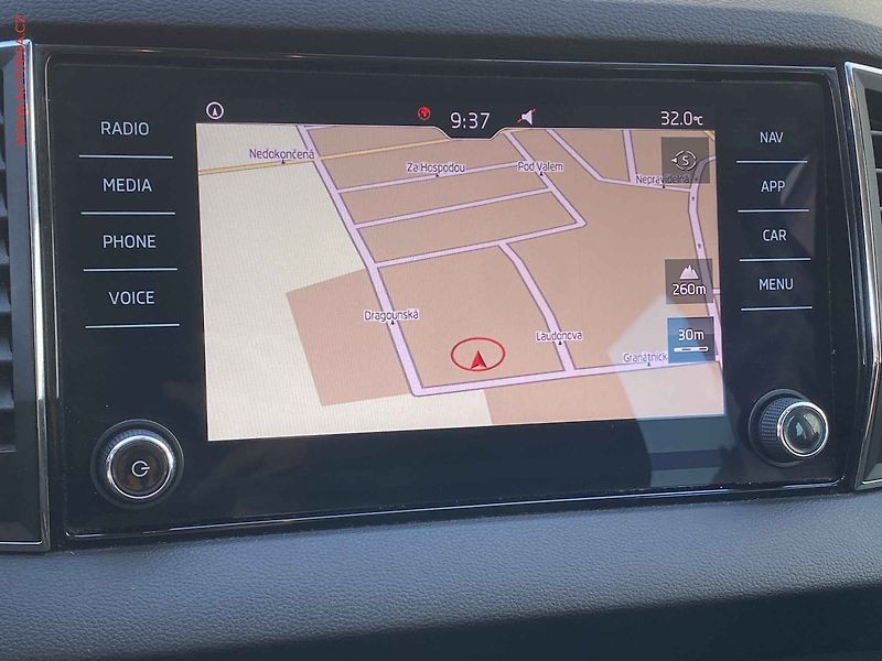 Škoda Karoq (2018) 1.0 TSi, Ambition, navi - fotka 15 z 16