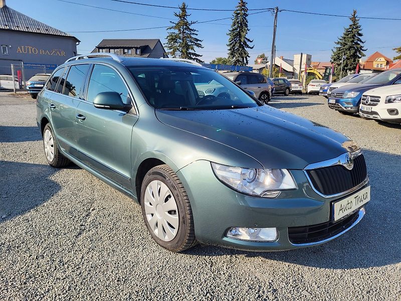 Škoda Superb II combi 2.0 TDi DSG ELEGANCE - fotka 6 z 42