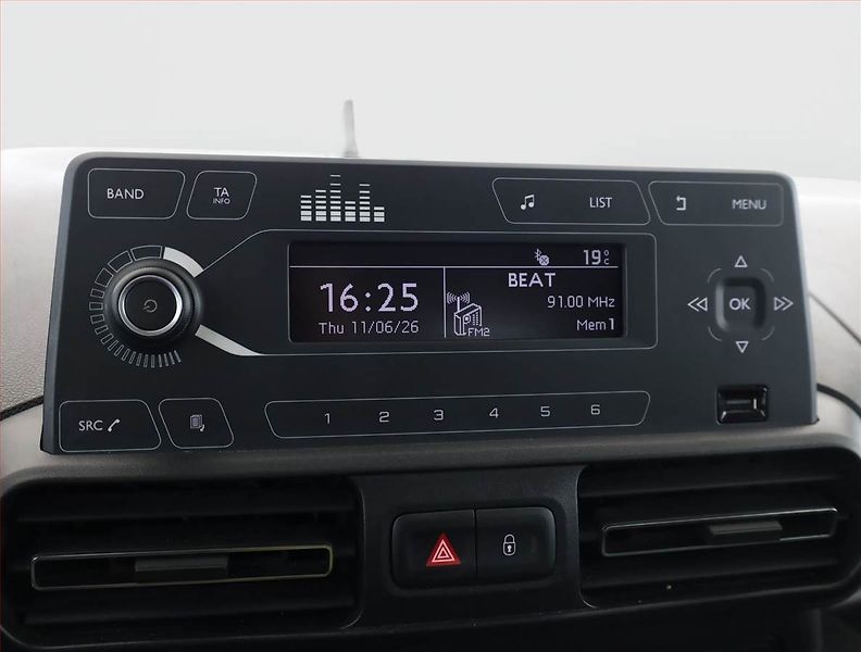Citroën Berlingo (2020) Live 1.2 PureTech, 5Míst, ČR - fotka 13 z 16