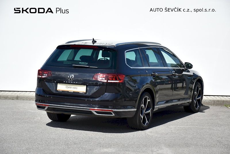 Volkswagen Passat (2021) COMBI ELEGANCE 1.5 TSI 110 kW - fotka 2 z 32