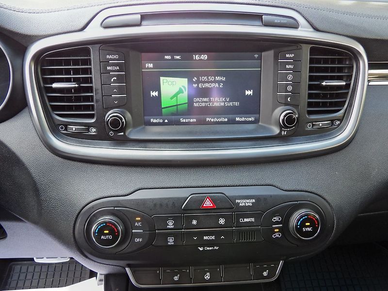Kia Sorento 2.2CRDi Comfort Tažné ČR DPH - fotka 8 z 31