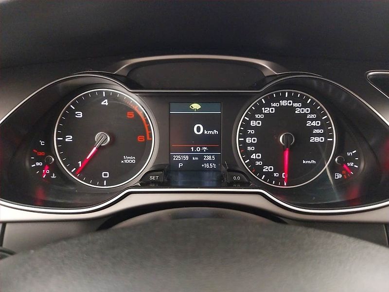 Audi A4 (2013) 2.0 TDI, Automat, Navi, Xenony - fotka 11 z 22