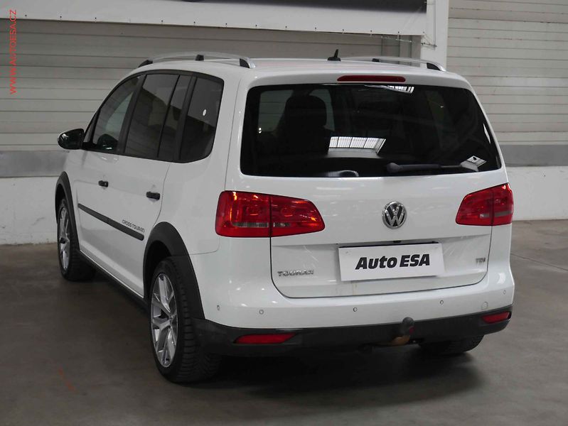Volkswagen Touran (2014) 1.6 TDi, ČR, STK7/28 - fotka 4 z 20