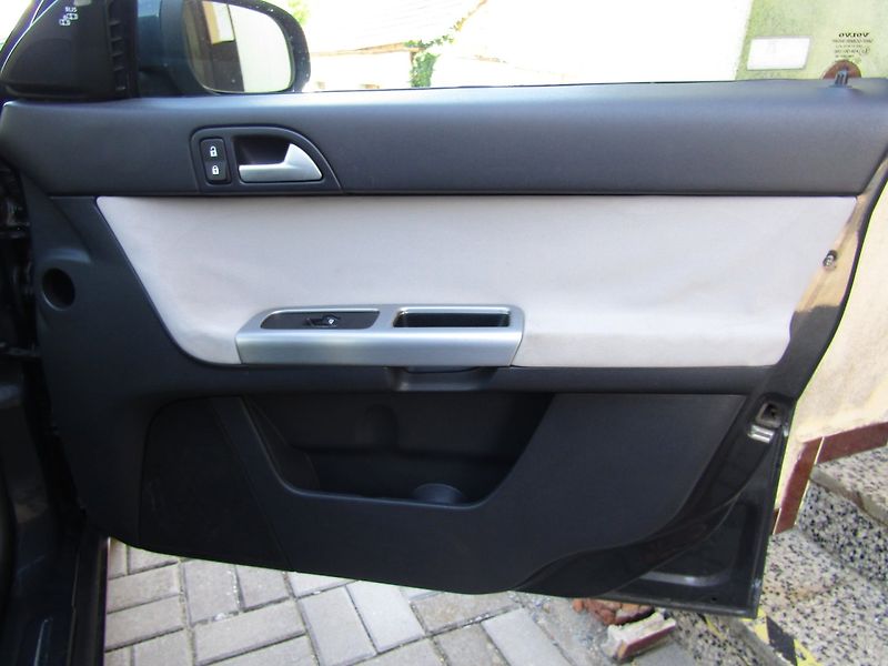 Volvo V50 (2009) 1.8 16V kW - fotka 24 z 35