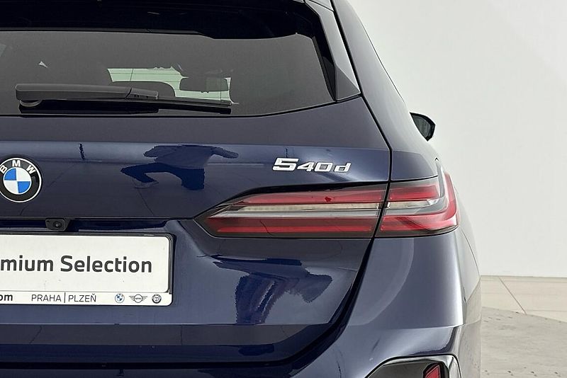 BMW Řada 5 540d xDrive Touring - fotka 4 z 20