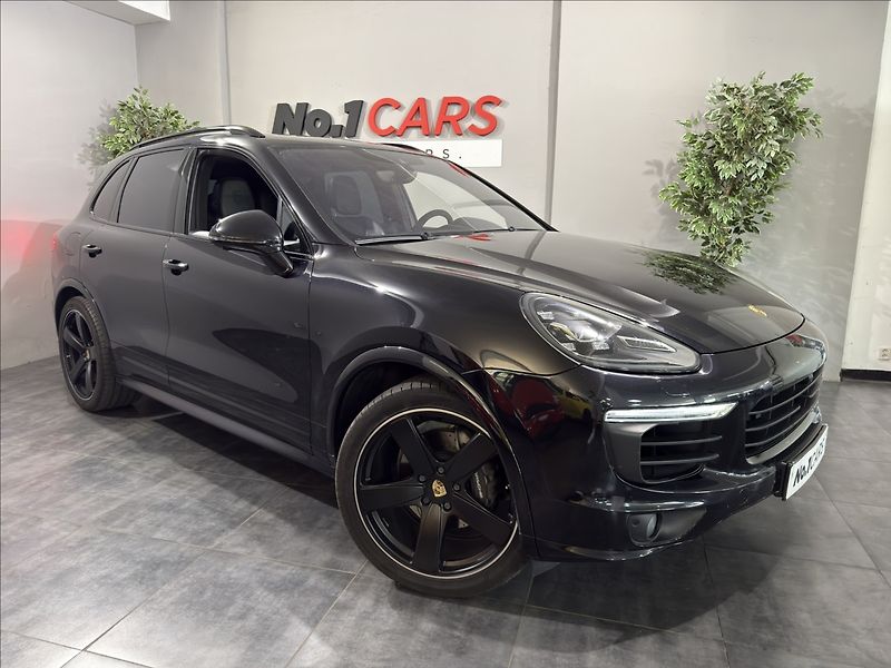 Porsche Cayenne 3,0   D VZDUCH PANO BOSE 360 - fotka 1 z 44