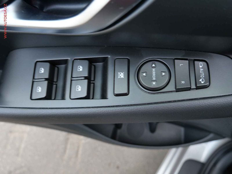 Hyundai i30 (2023) 1.5T-GDi, 1.maj,ČR, AT, LED - fotka 15 z 28