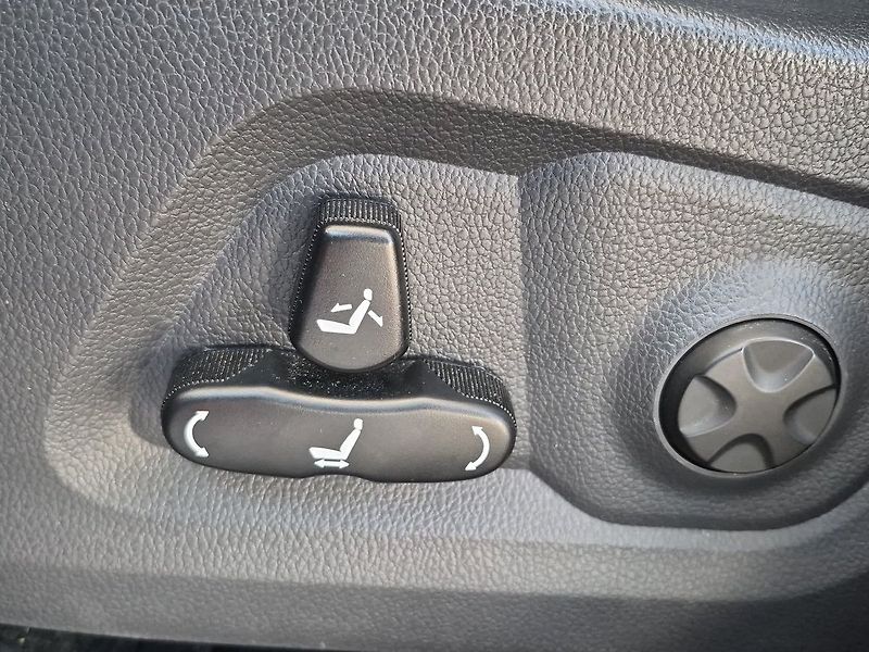 SsangYong Rexton Premium 2,2  E-XDI 4WD - fotka 20 z 27