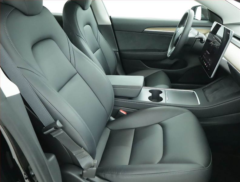 Tesla Model 3 (2023) Standard Range LFP, SoH 96% - fotka 9 z 23