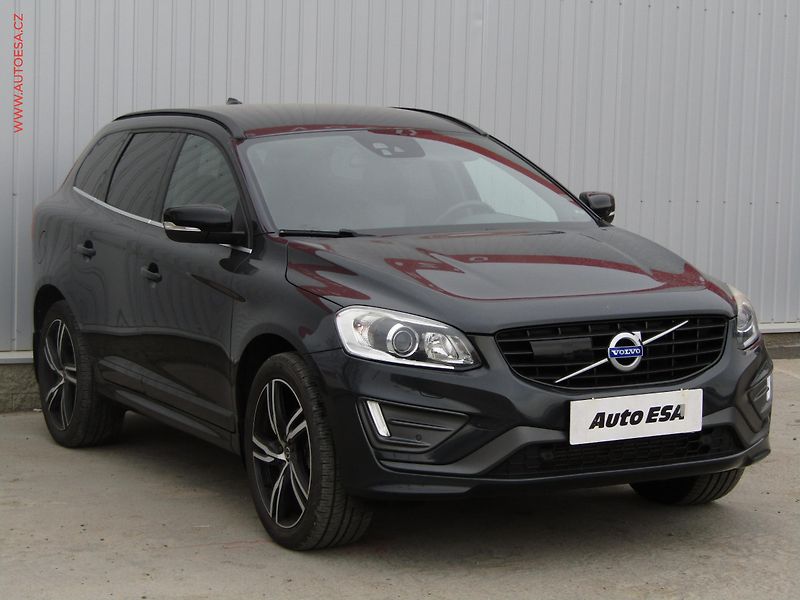 Volvo XC60 (2017) 2.0 D4, Momentum, xenon, navi - fotografie inzerátu
