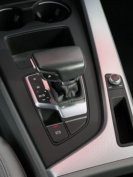 Audi A4 2.0TFSI 110kW S-Tronic  DPH TZ - fotka 14 z 26