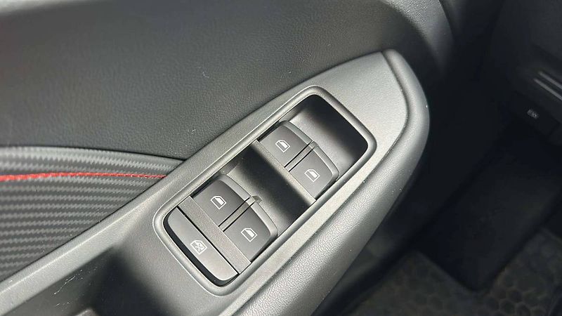 MG ZS Emotion 1,5 78kW MT5/5222 - fotka 16 z 21