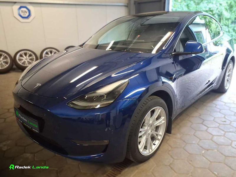 Tesla Model Y (2023) Enhanced Autopilot, Tažné 1600 - fotka 3 z 13