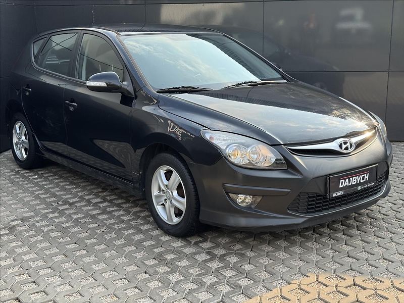 Hyundai i30 1,4 i Trikolor Plus ČR - fotka 2 z 26