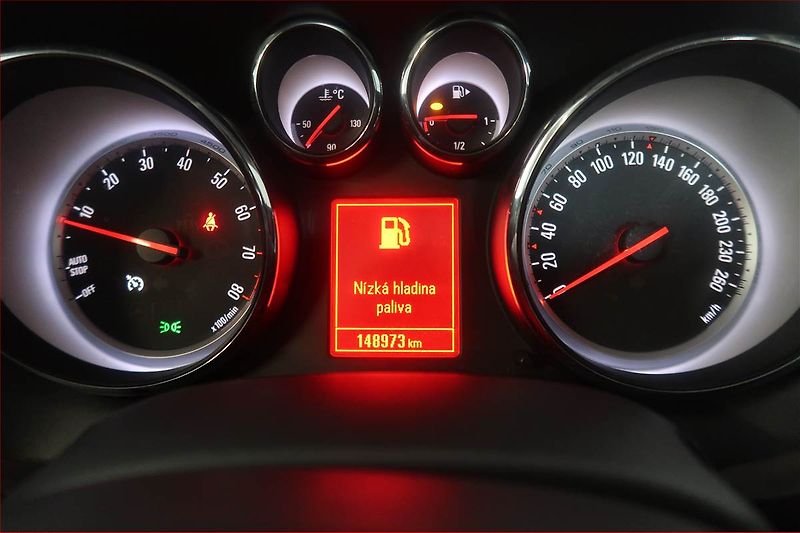 Opel Astra (2016) 1.4 T, Tempomat, Park. senzory - fotka 11 z 18