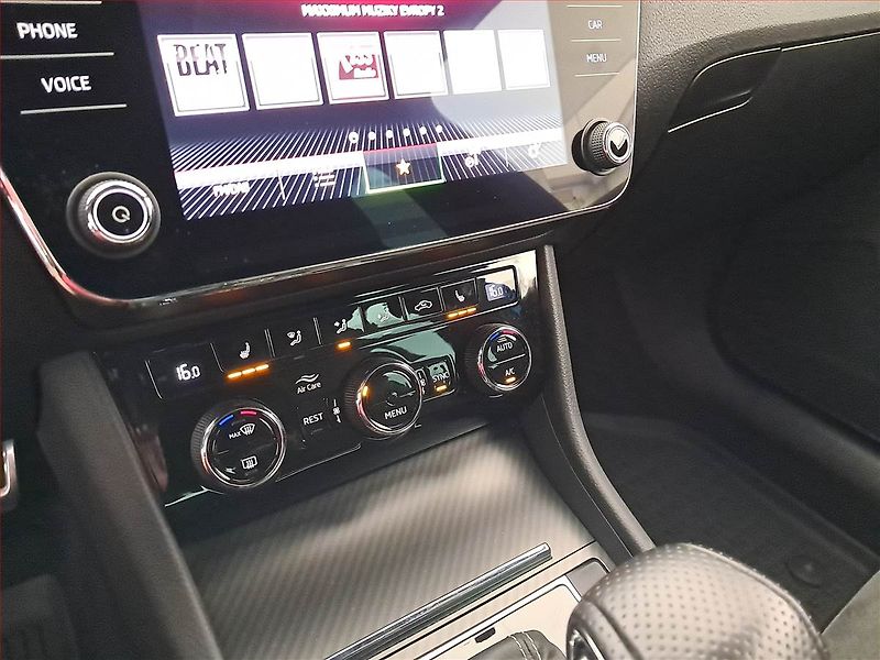 Škoda Superb (2023) Sportline 2.0 TDI - fotka 16 z 20