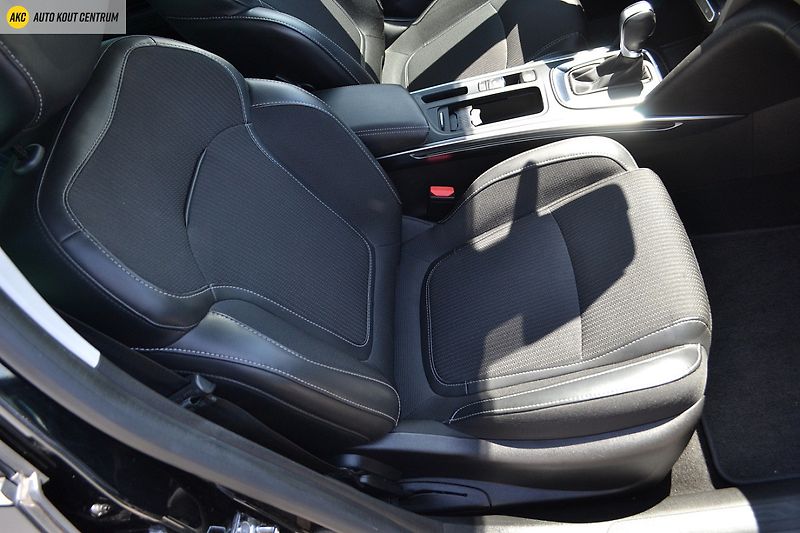 Renault Mégane 1.3TCE-103KW  GRANDCOUPÉ INTEN - fotka 14 z 49