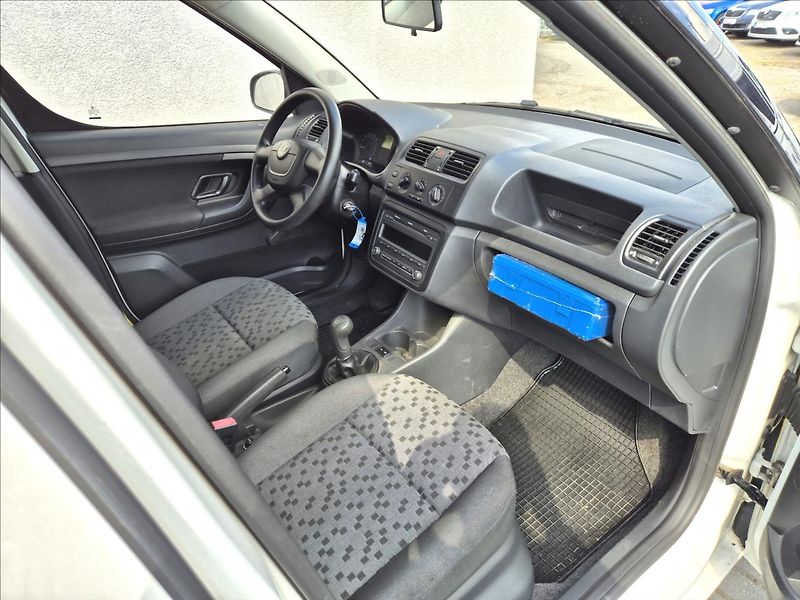 Škoda Praktik 1,6 TDI Facelift Klima ESP!! - fotka 17 z 22