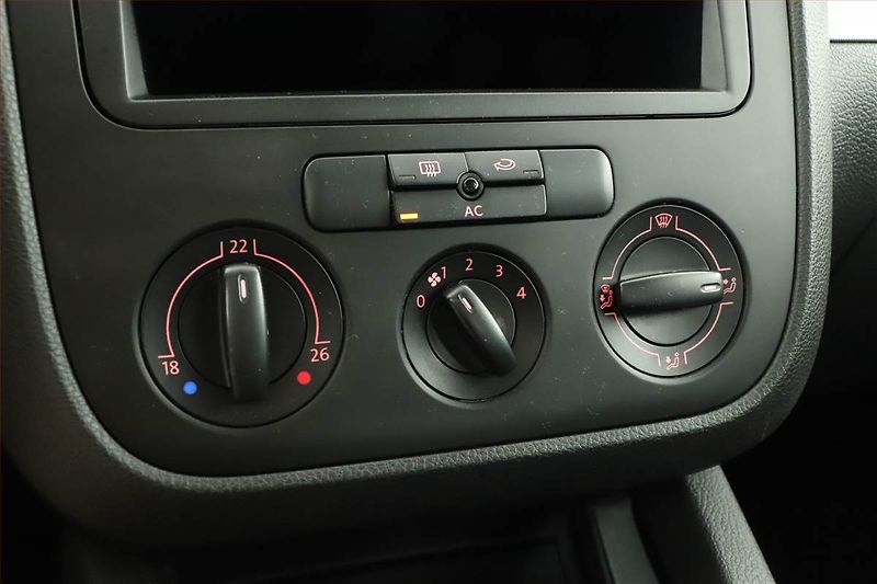 Volkswagen Golf (2007) 1.6, Park. senzory - fotka 12 z 13