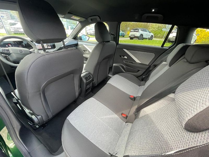 Opel Astra (2026) MHEV ST 1.2T 145k Edition AT6 - fotka 15 z 19