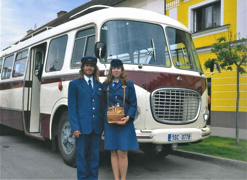 Tomuto autobusu je přesně padesát let. A je zcela původní