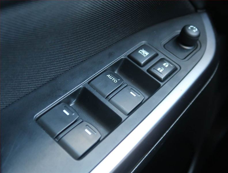 Suzuki Vitara (2021) Premium 1.4 BoosterJet, 4X4 - fotka 16 z 22