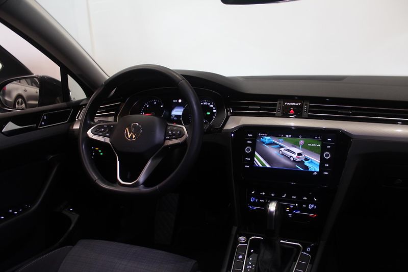 Volkswagen Passat (2021) 2.0TDI DSG Model 2022 - fotka 29 z 35