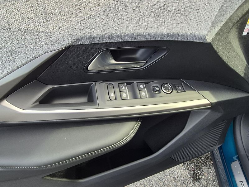 Peugeot 5008 (2026) GT Hybrid 145 e-DCS6 - fotka 14 z 23