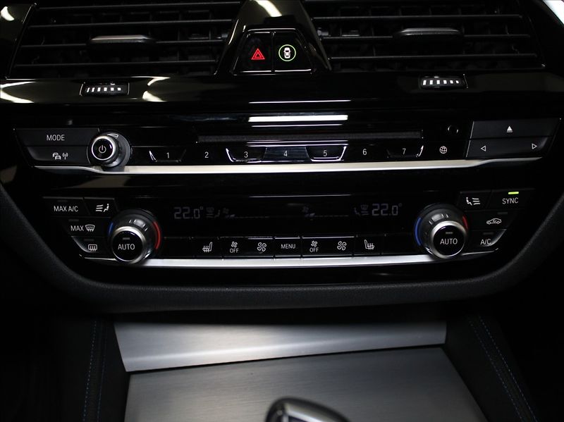 BMW Řada 5 530xD M-Paket Paměť TAŽNÉ   3, - fotka 17 z 36
