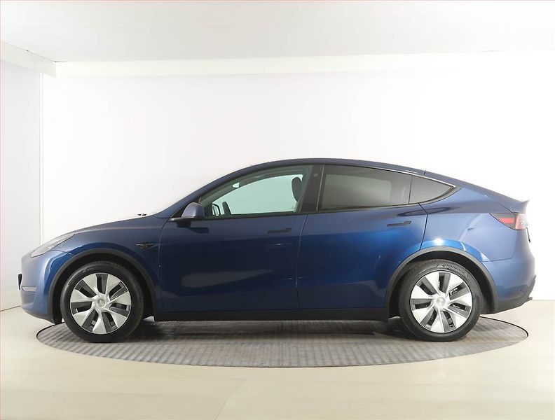 Tesla Model Y (2023) Long Range AWD 79kWh, SoH 93% - fotka 3 z 33
