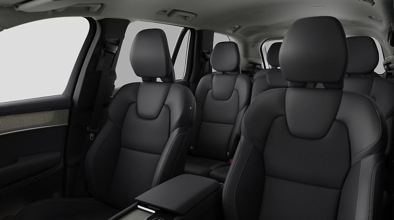 Volvo XC90 (2026) B5 AWD PLUS DARK - fotka 9 z 13