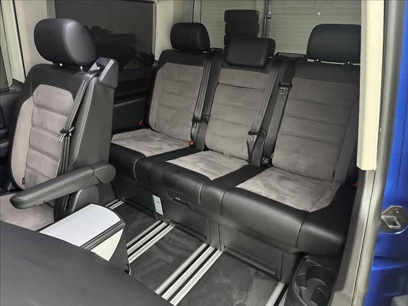 Volkswagen Multivan 2,0 4X4 DSG NZTOP HIGHLINE ČR - fotka 31 z 40