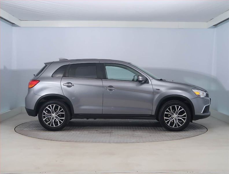 Mitsubishi ASX (2017) 2.2 DI-D, 4X4, Automat - fotka 6 z 19