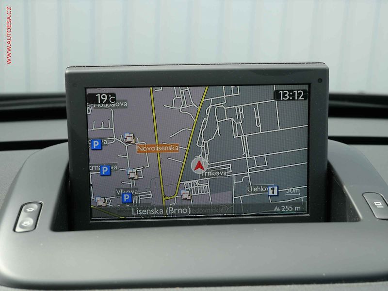 Peugeot 3008 (2015) 1.6HDi, AT, TZ, navi - fotka 17 z 22