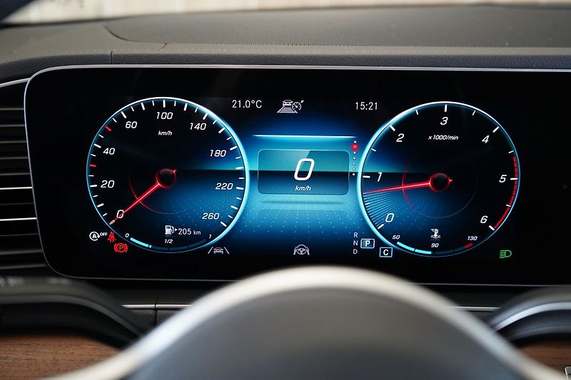 Mercedes-Benz GLE 350d 4M AMG, Ventilace, ADS+ - fotka 24 z 45