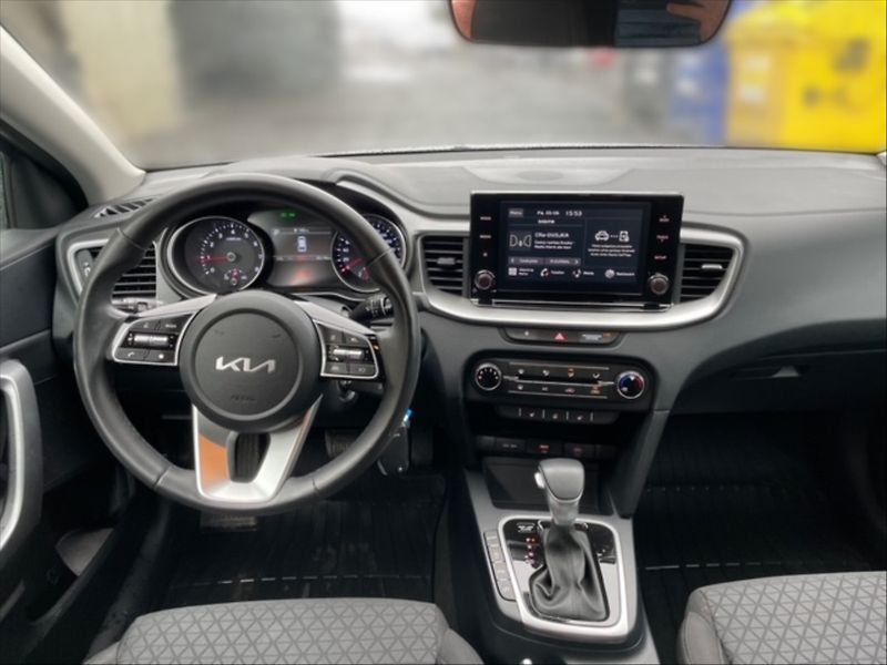 Kia Ceed 1,5 T-GDI Spin AT - fotka 9 z 11