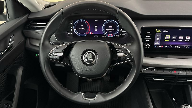 Škoda Octavia 2.0 TDI Ambition Combi - fotka 9 z 23