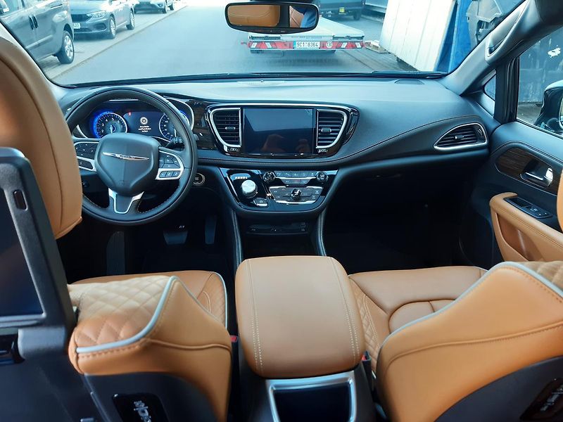 Chrysler Pacifica (2026) 3,6 V6 Pinnacle 4x4 - fotka 23 z 55