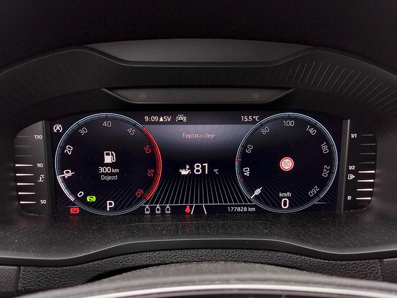 Škoda Karoq (2023) Ambition - Business 2,0 Tdi 85 - fotka 7 z 38
