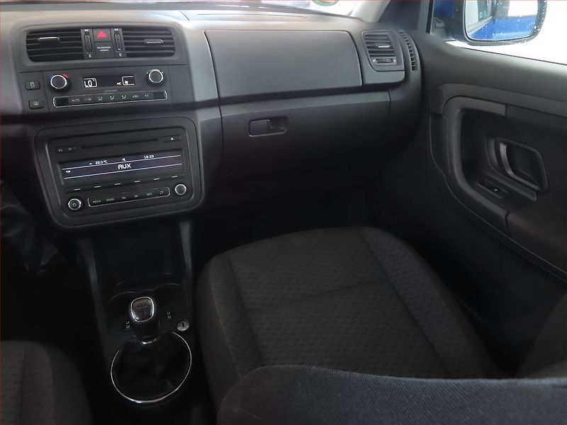 Škoda Fabia (2014) Ambition 1.2 TSI, Serv.kniha - fotka 8 z 14