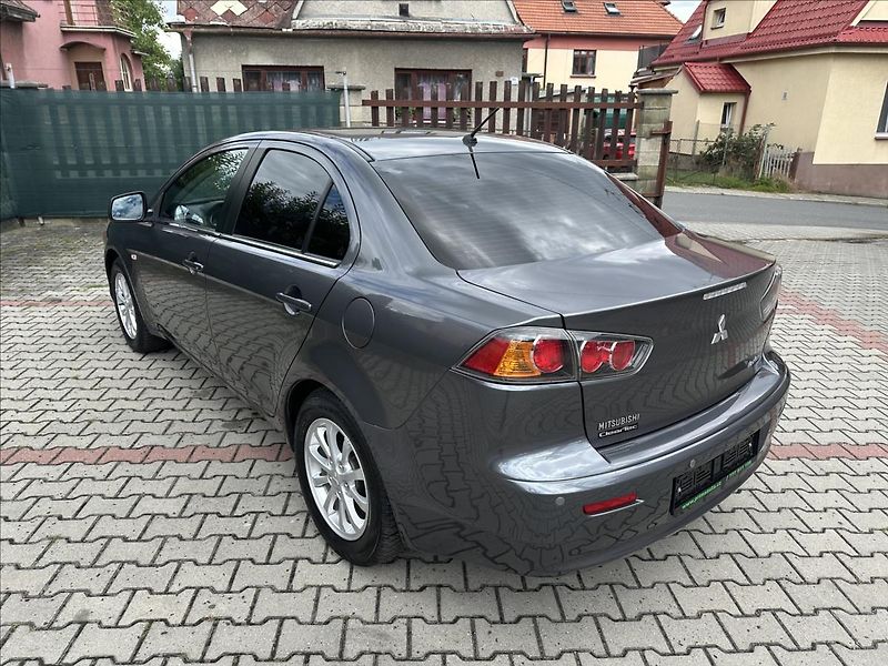 Mitsubishi Lancer 1,6 33 tis KM !! TOP STAV !! - fotka 7 z 27
