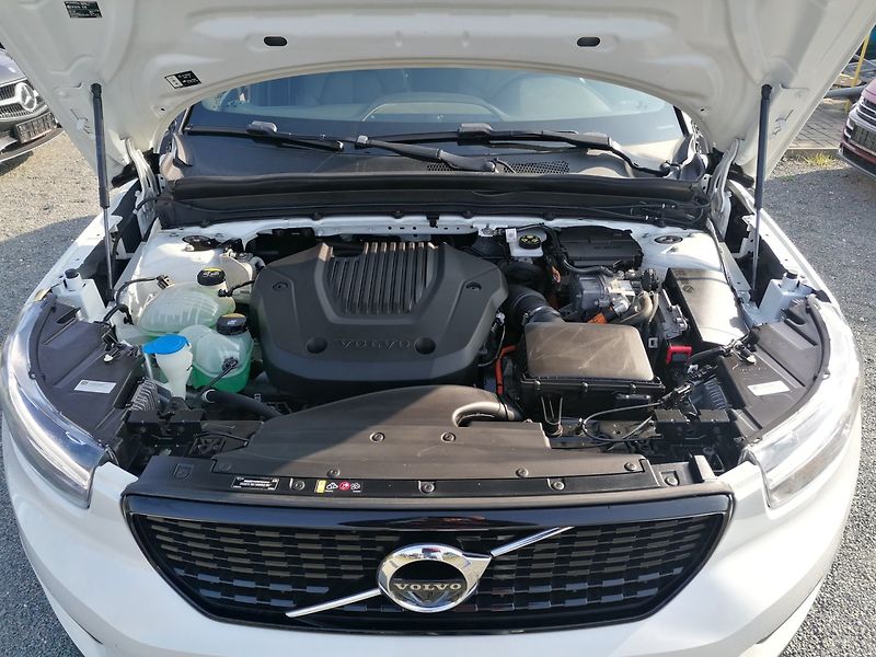 Volvo XC40 (2020) 1.5 T5 PHEV R-DESIGN 192kW - fotka 40 z 41