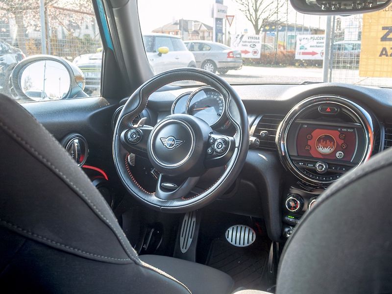 Mini Cooper S (2018) 12/18 2.0T 141KW mat - fotka 17 z 56