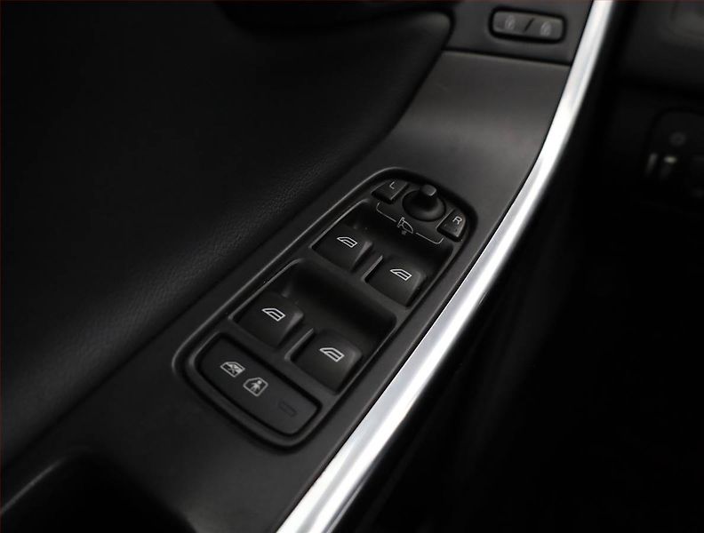 Volvo XC60 (2012) D5, 4X4, Automat, ČR,1.maj - fotka 12 z 16